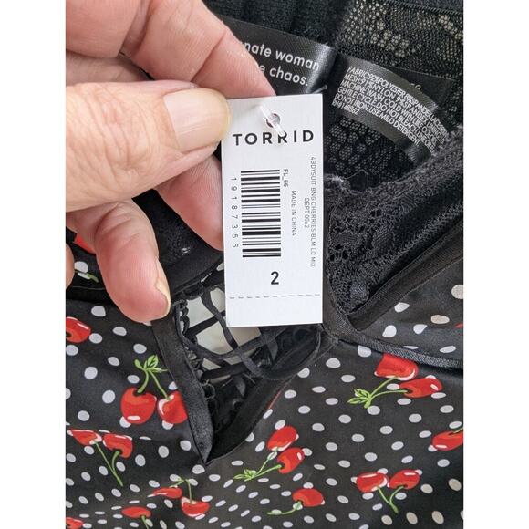 Torrid Womans Bodysuit 2x Bing Cherry Print Bodysuit Corsette Lace Trim Retro - Picture 2 of 8